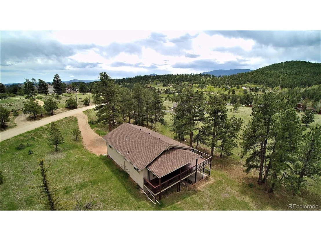 Photo of 924 Bluebird Dr
