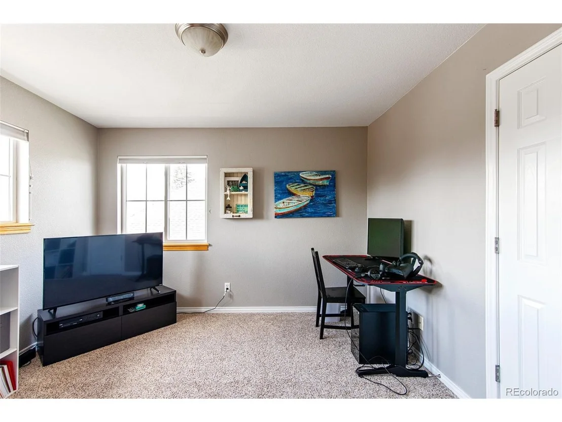 Photo of 1127 Wyndemere Cir