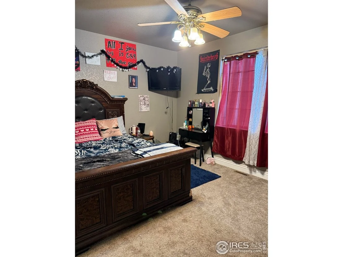 Photo of 419 E 3rd Ave