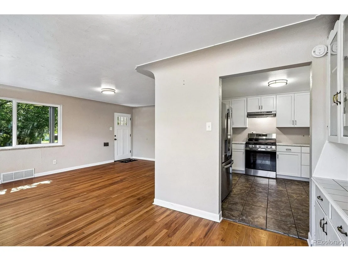 Photo of 323 Irving St
