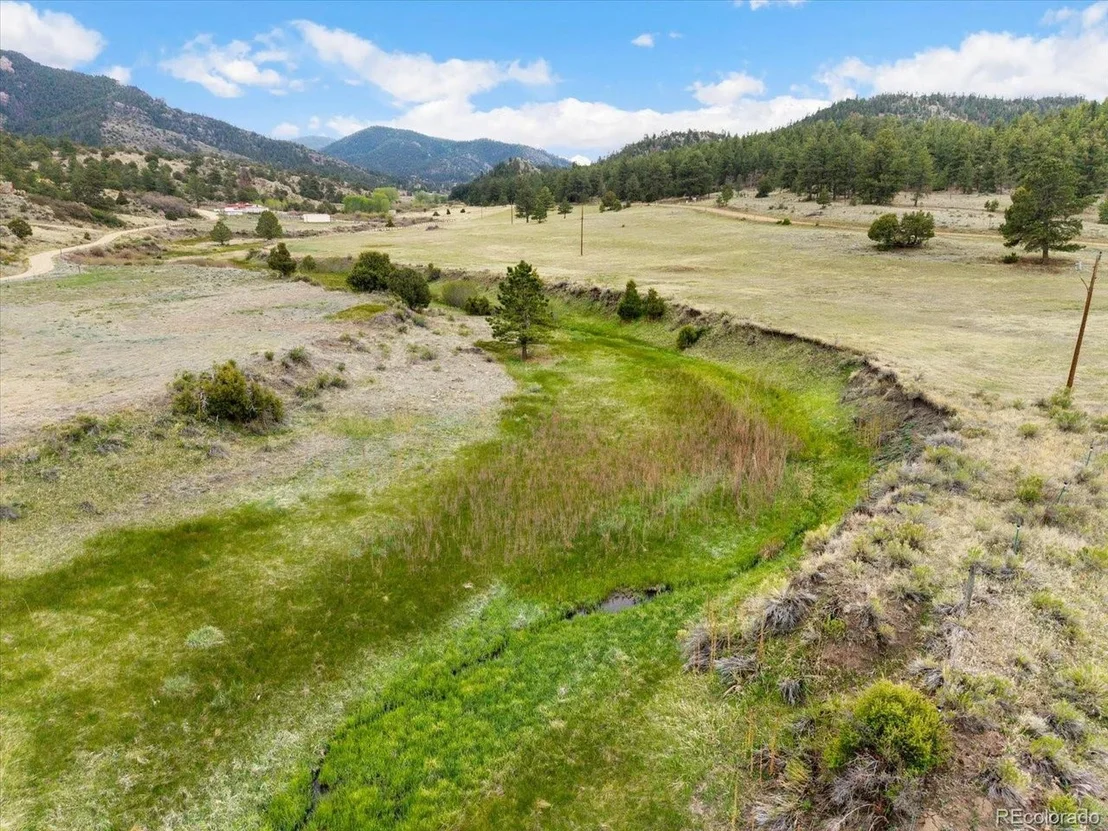 Photo of 40 Bear Ridge Rd
