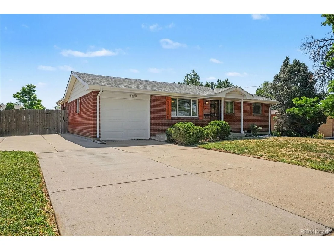 Photo of 400 Leo Ln