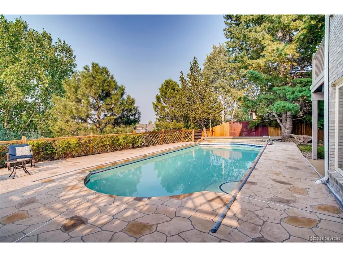Photo of 15569 W Maple Dr
