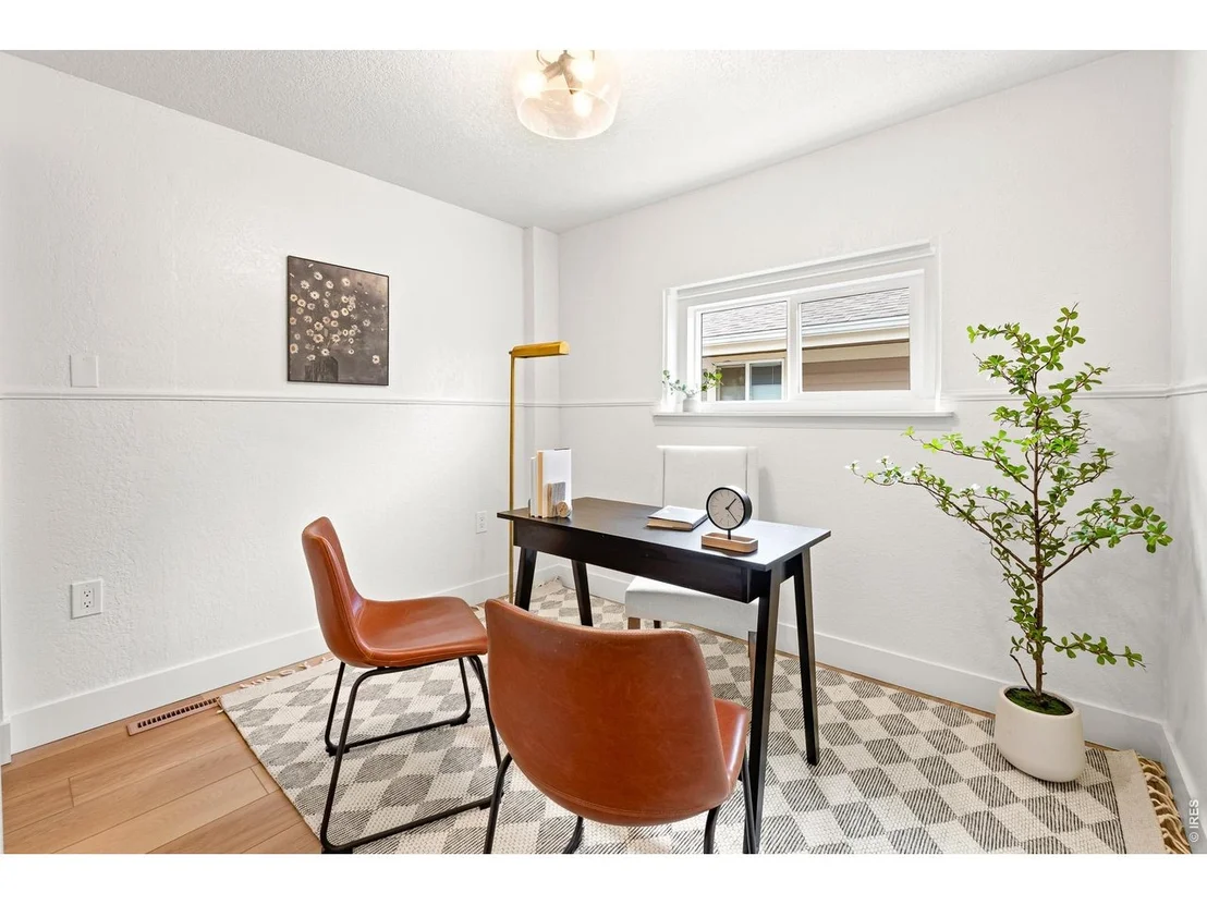 Photo of 104 Oak St