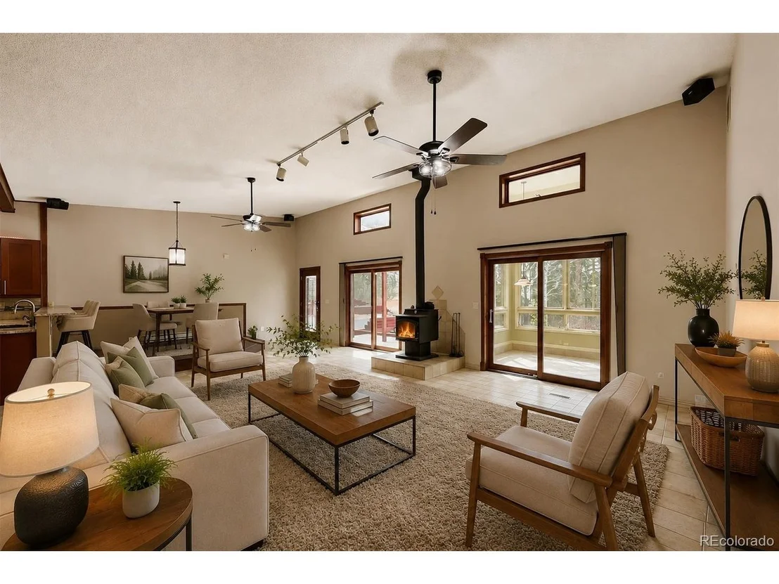 Photo of 720 N Bluff Dr