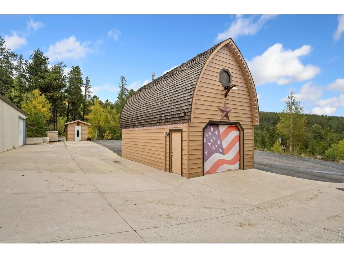 Photo of 697 N Beaver Rd