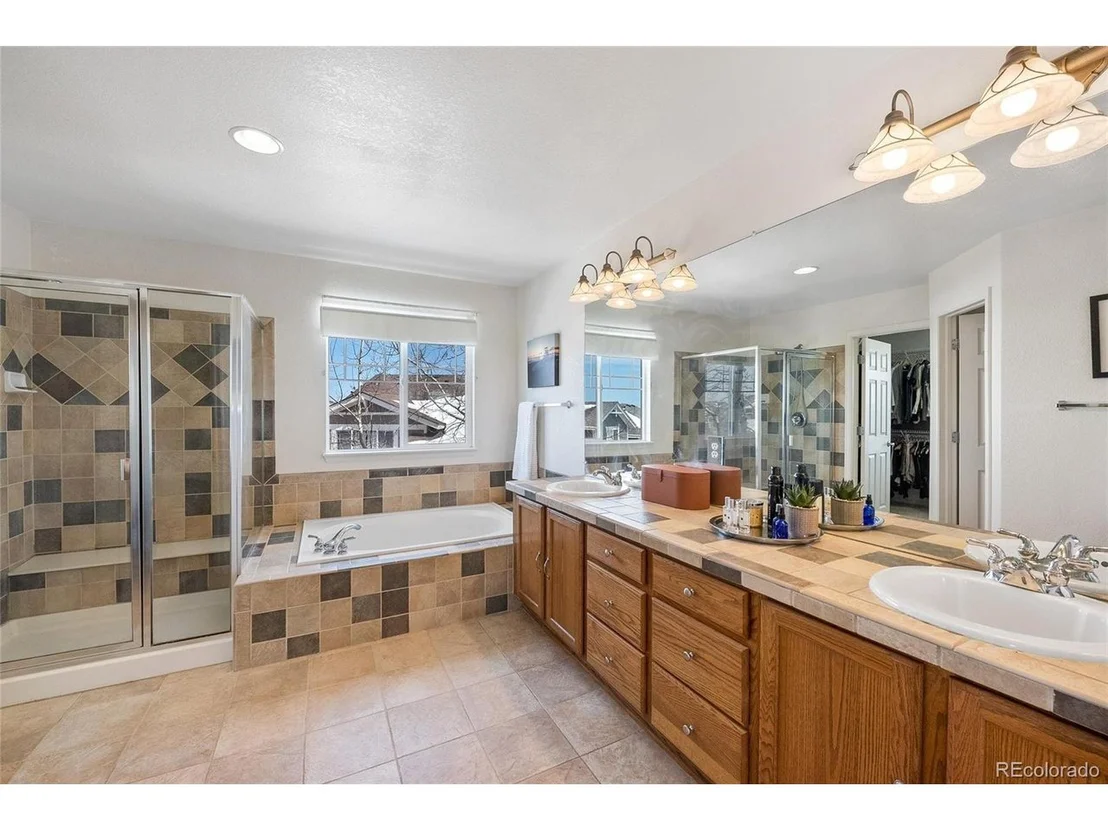Photo of 3075 Windridge Cir