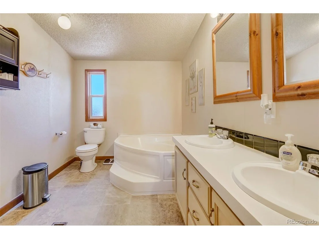 Photo of 100 Hawk Ln