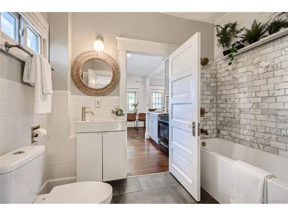 Photo of 2811 W 4th Ave