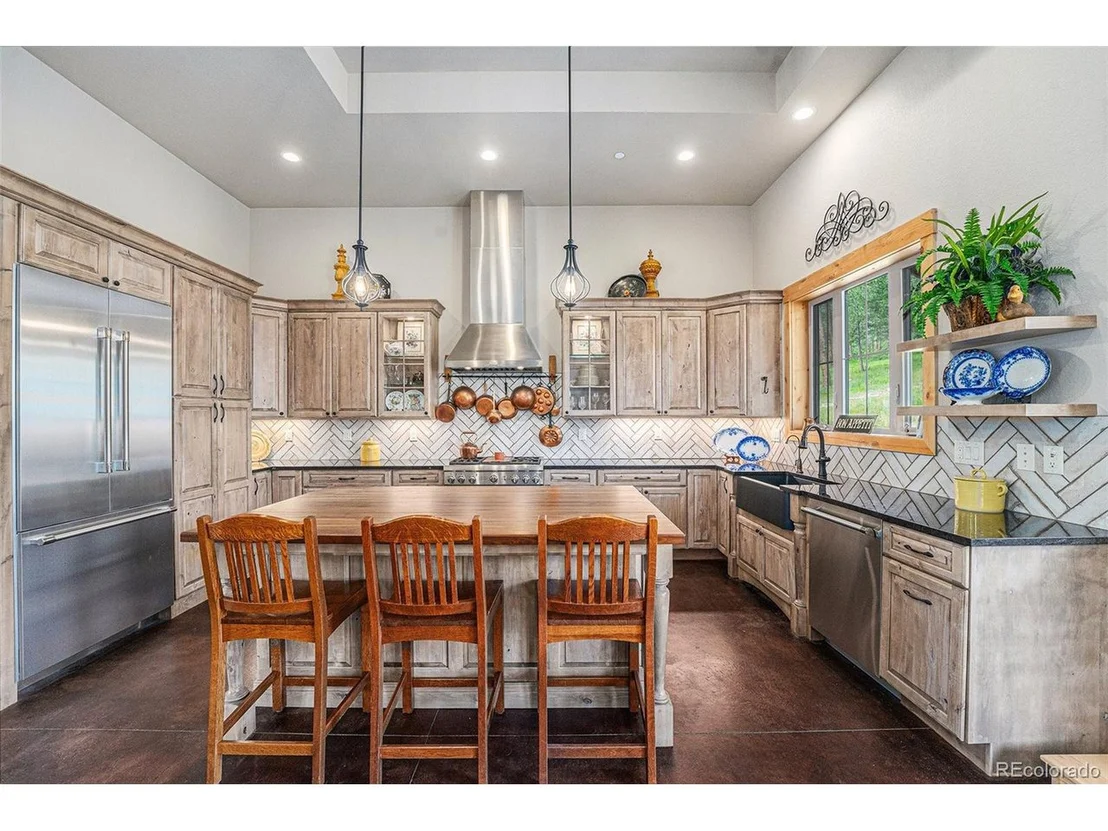 Photo of 342 Crescent Lake Rd