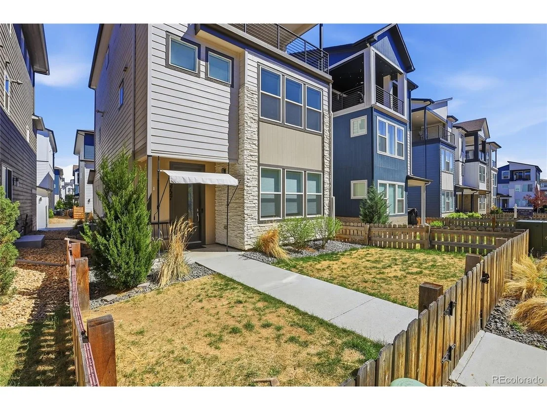 Photo of 5727 Van Gordon Way