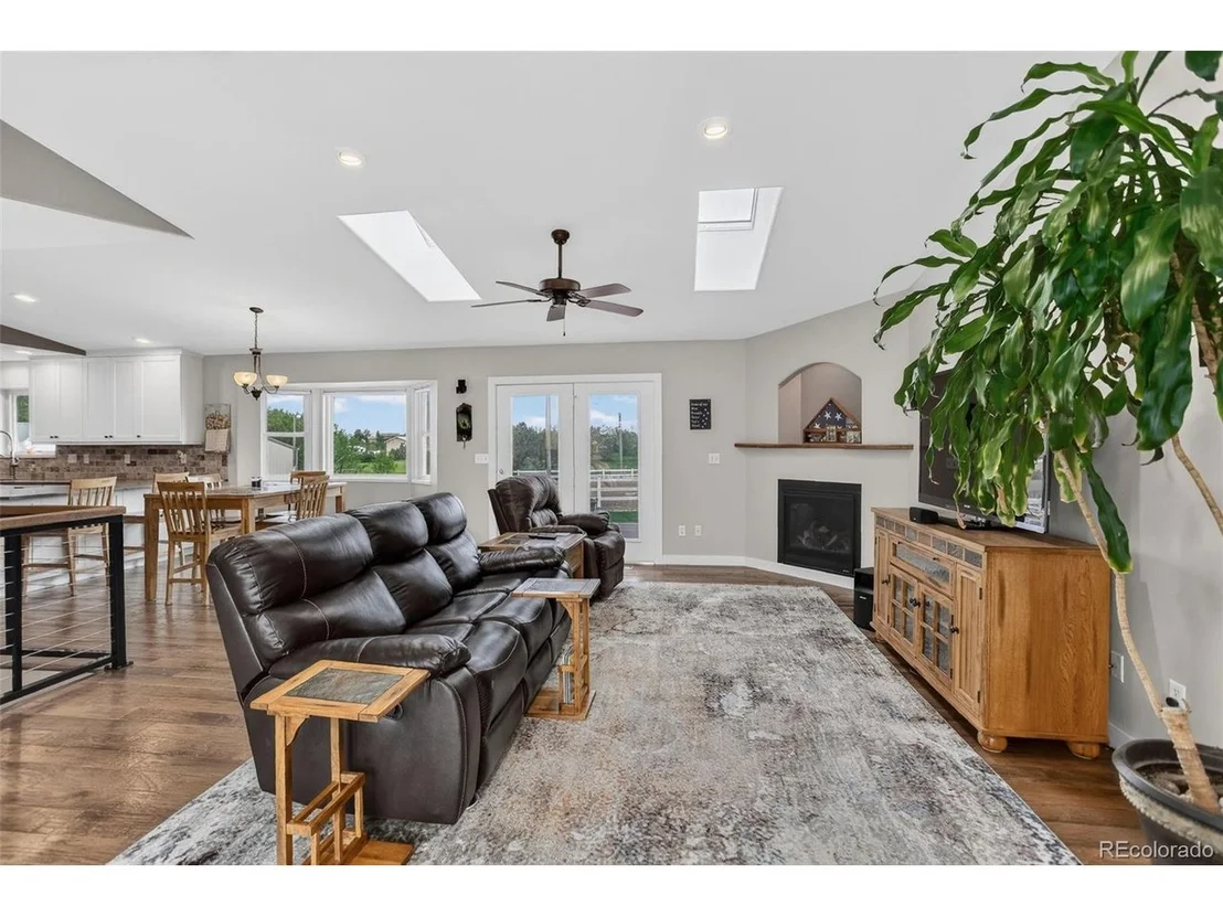 Photo of 4717 Foothills Dr