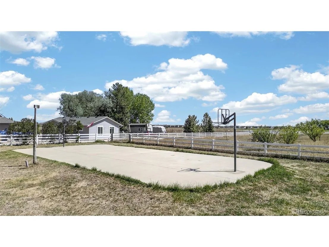Photo of 1120 Meadowlark Dr