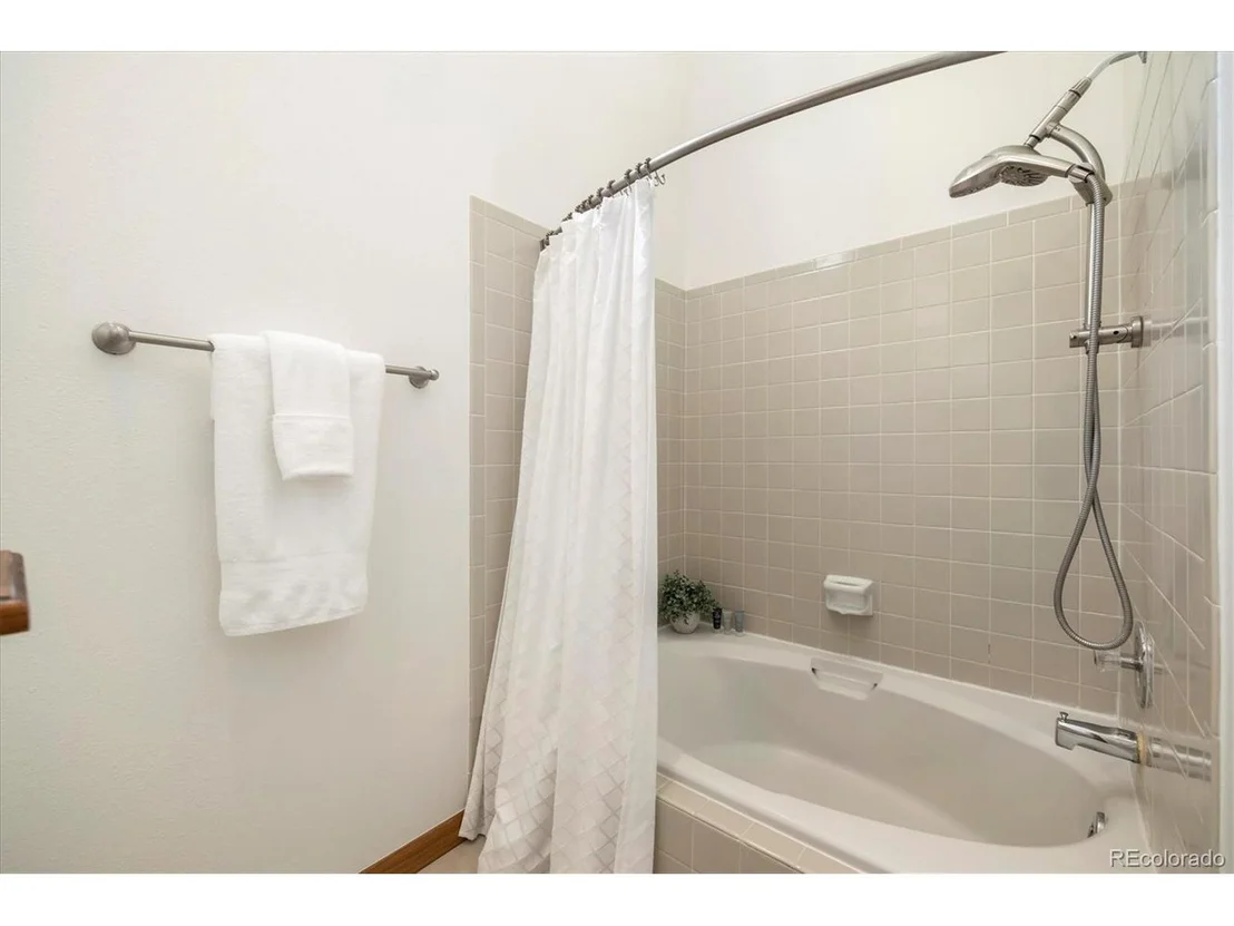 Photo of Unit D at 8790 Allison Dr
