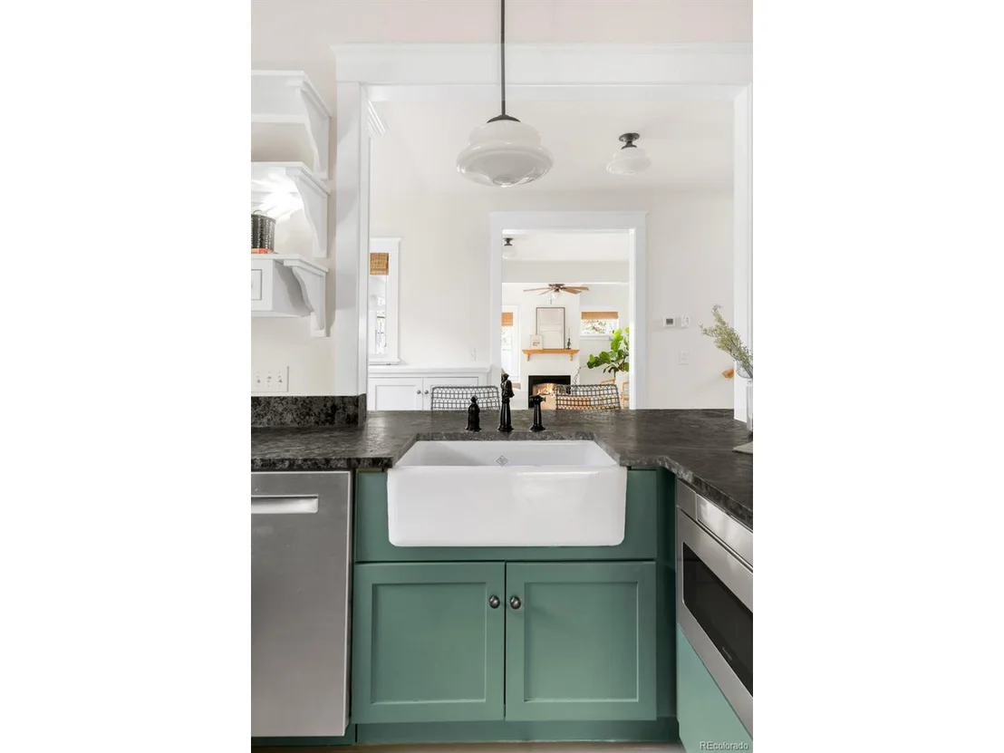 Photo of 539 Baker St