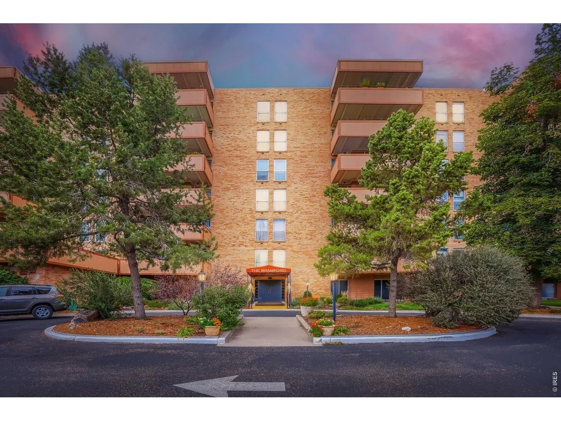 Photo of Unit 202 at 500 Mohawk Dr