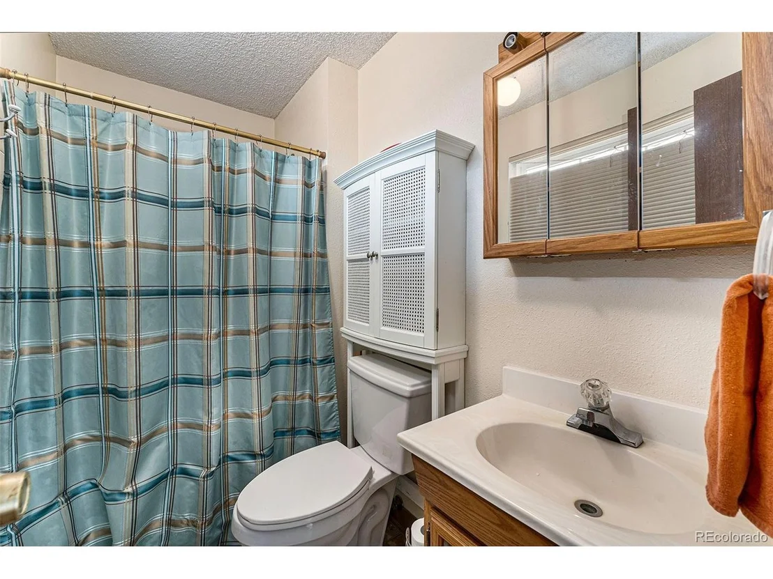 Photo of 205 Redwood Cir