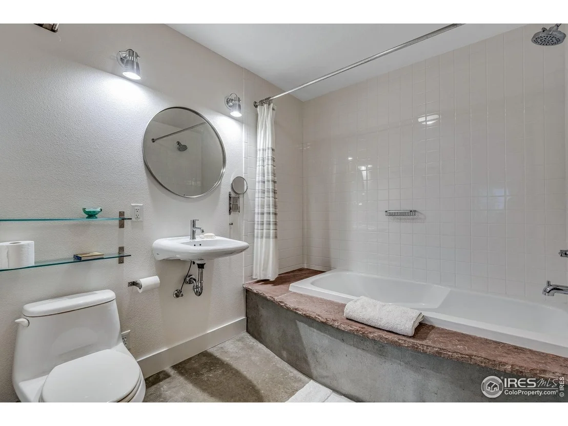 Photo of 435 Quartz Way
