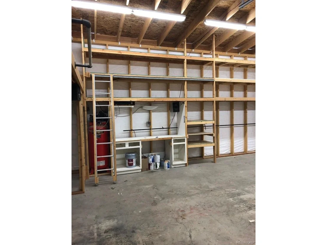 Photo of 2875 Depew St