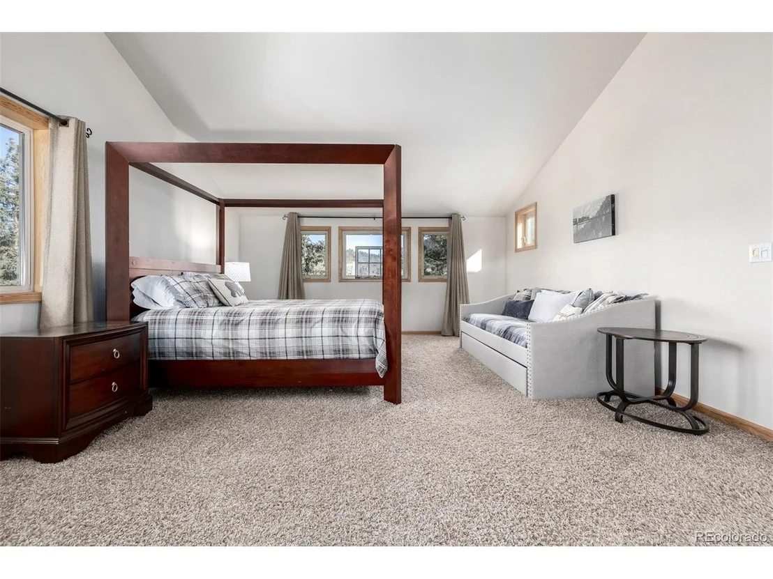 Photo of 60 Idaho Ct