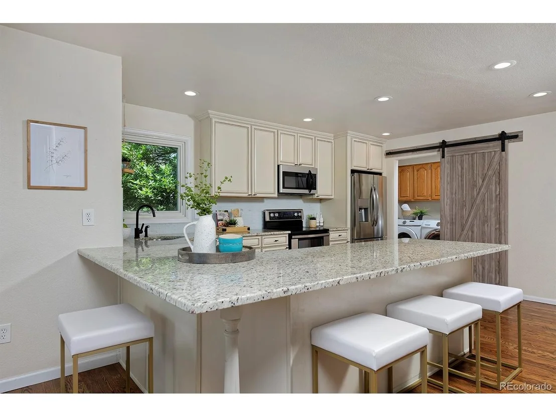 Photo of 1175 Oakhurst Dr