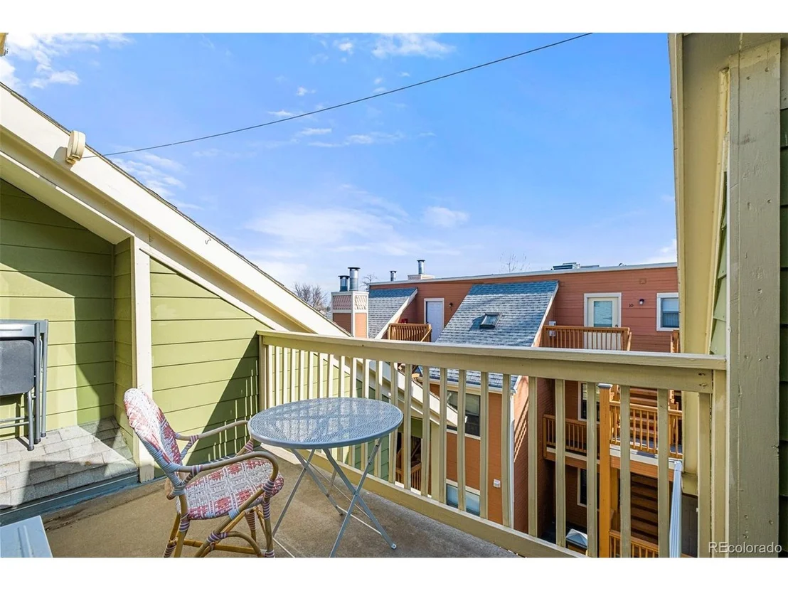 Photo of Unit 20 at 3025 Broadway St