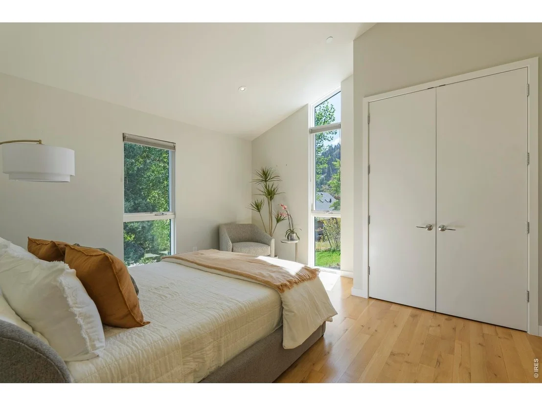 Photo of 250 Cactus Ct