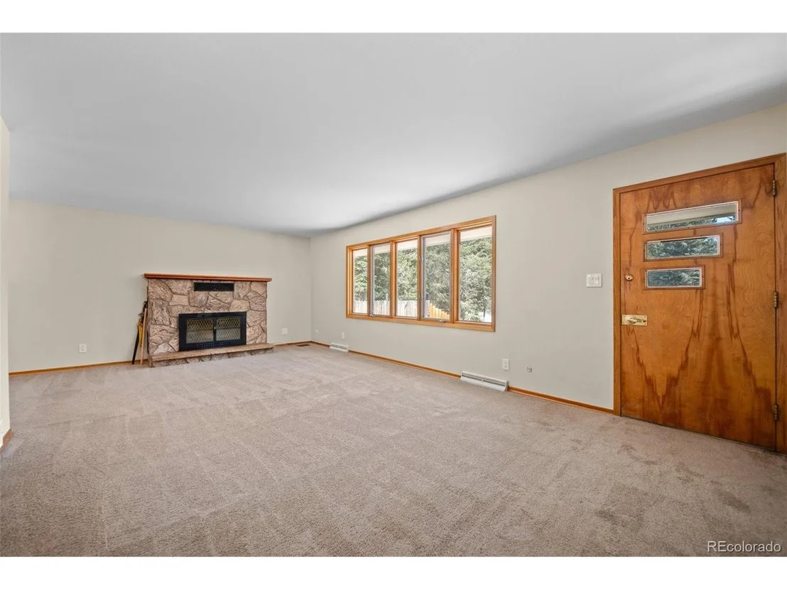 Photo of 993 Fall River Rd