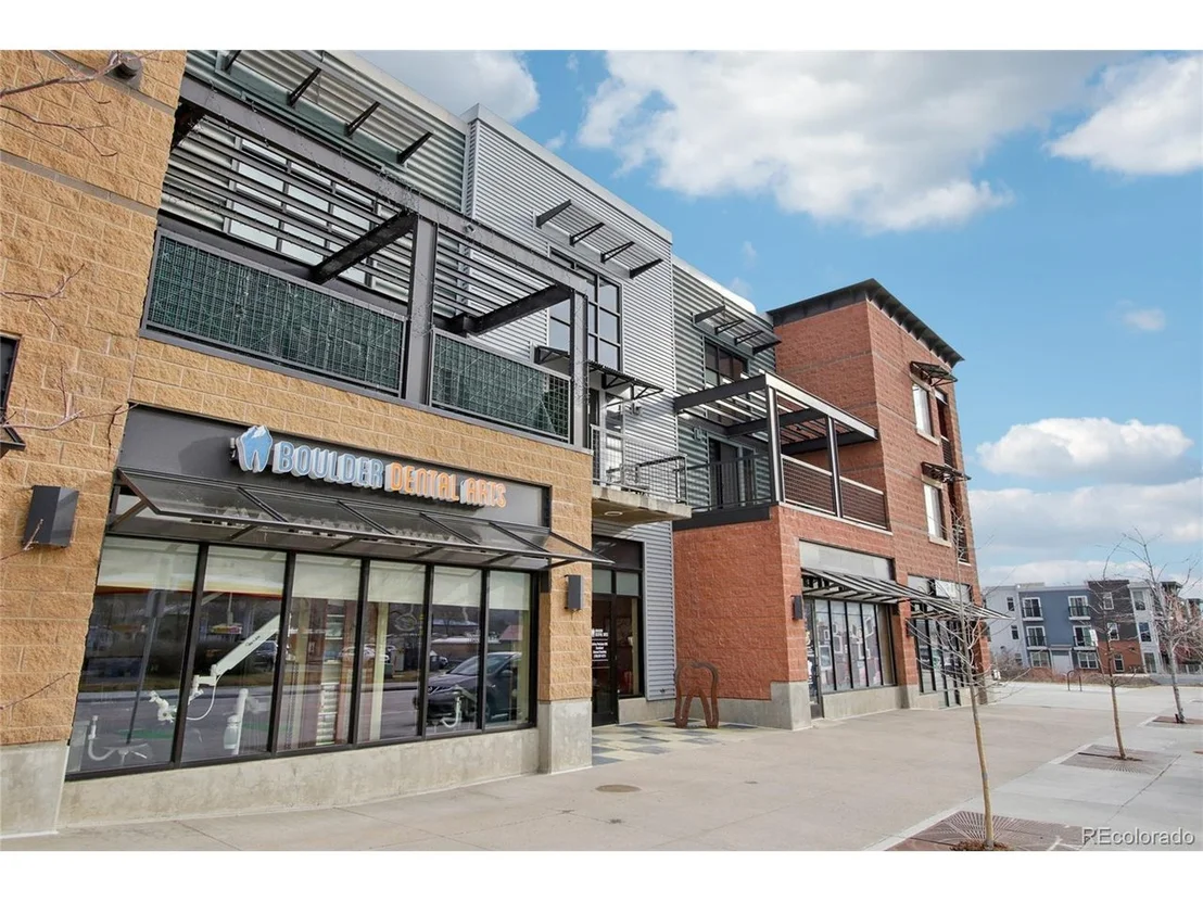 Photo of Unit 208 at 4520 Broadway St
