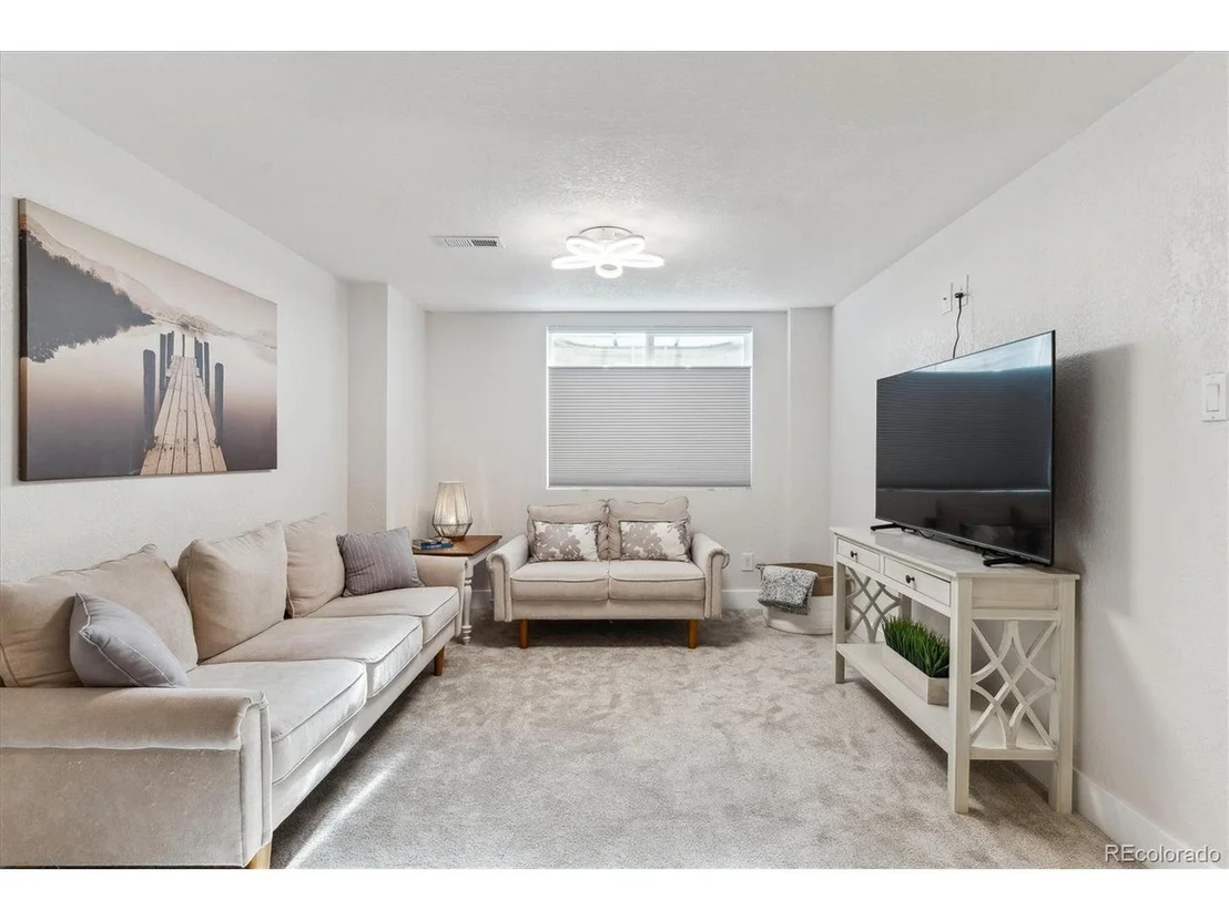 Photo of 8939 Devinney Ct