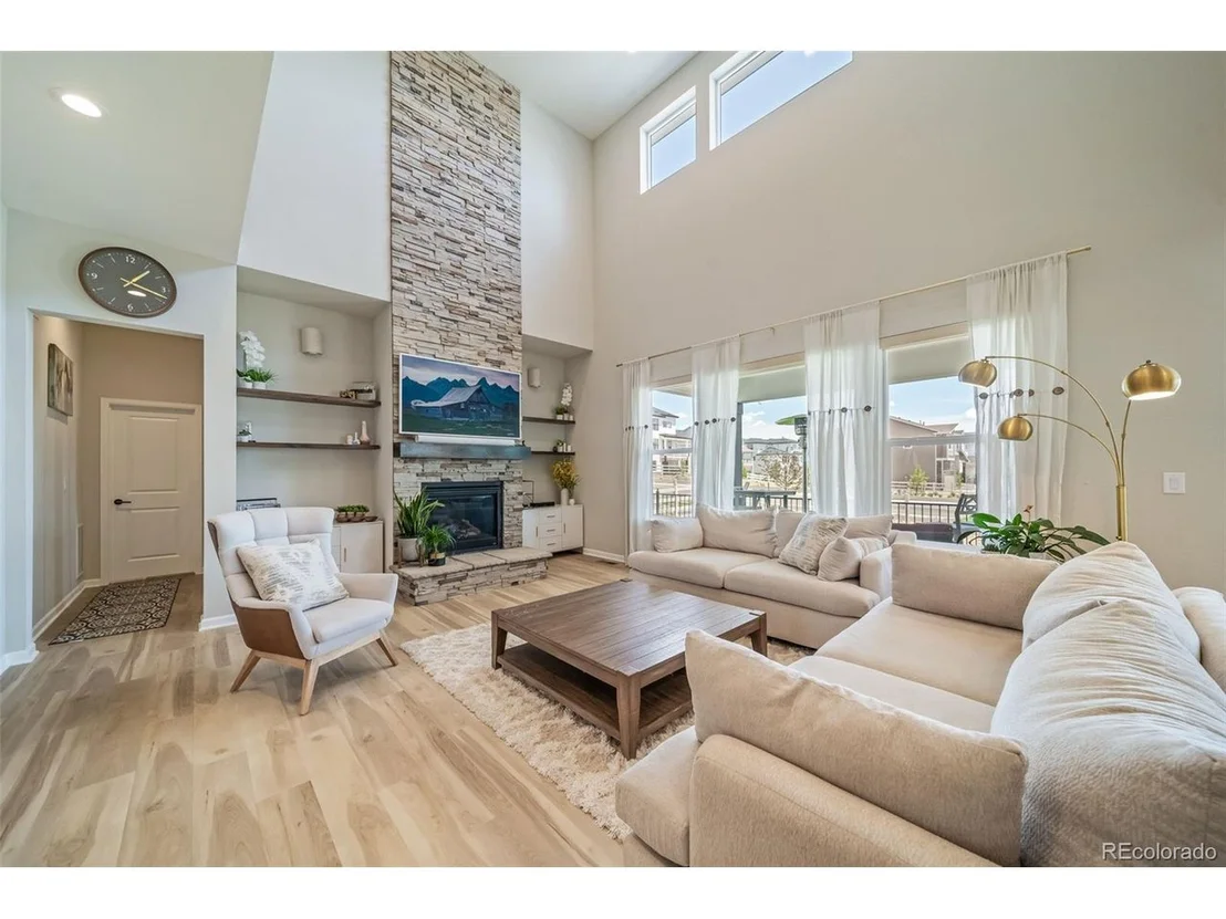 Photo of 5699 Amarosa Dr