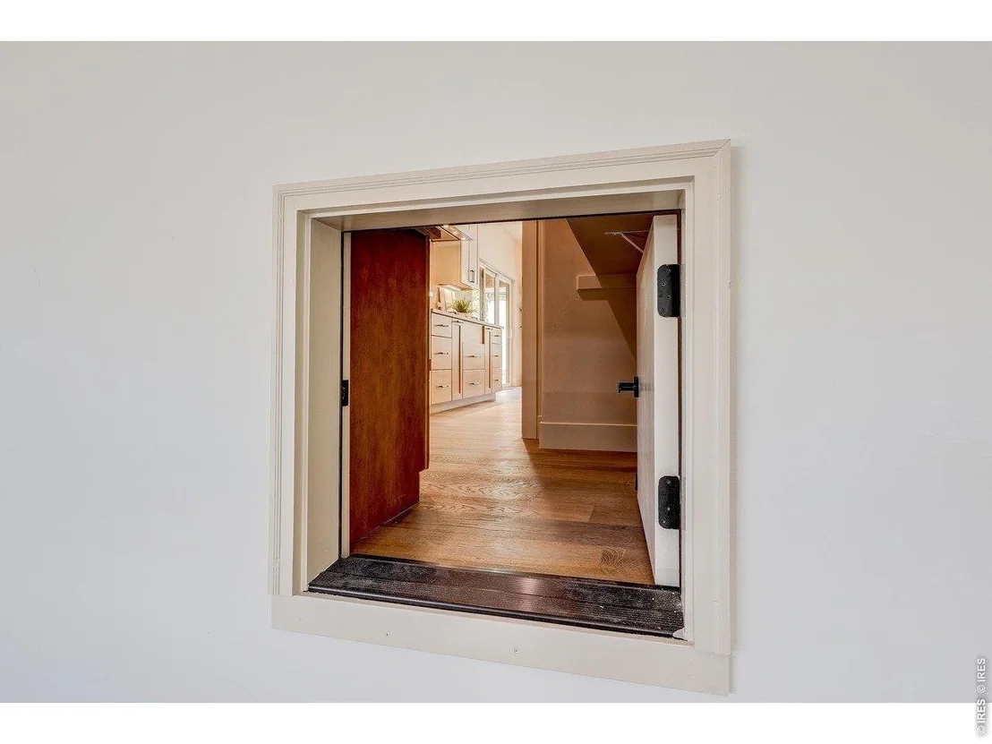 Photo of 1298 Burt Ave