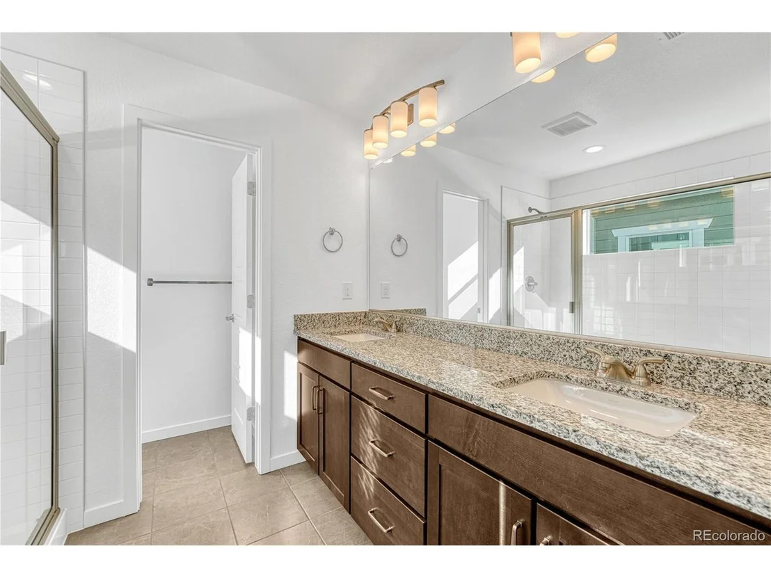 Photo of 246 Mohawk Cir
