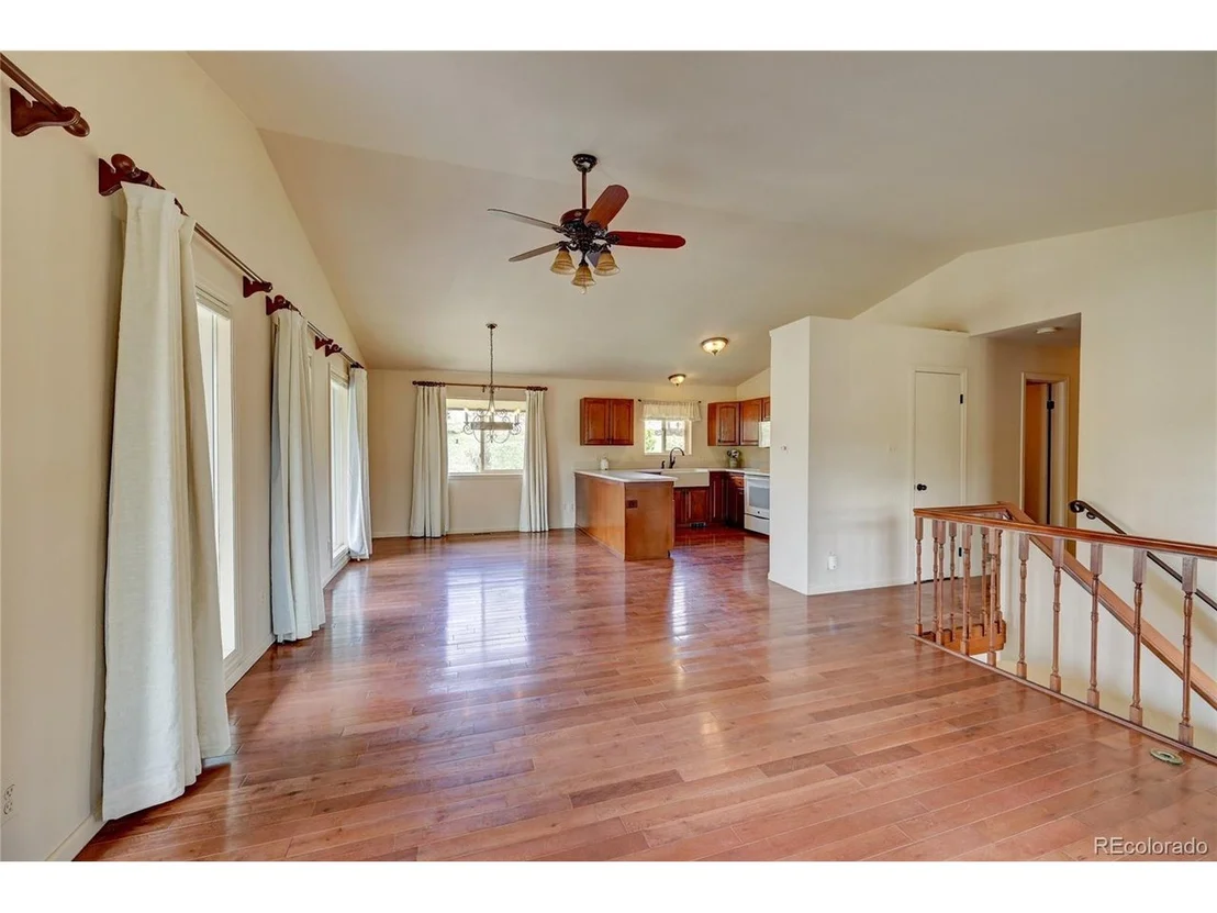 Photo of 924 Bluebird Dr