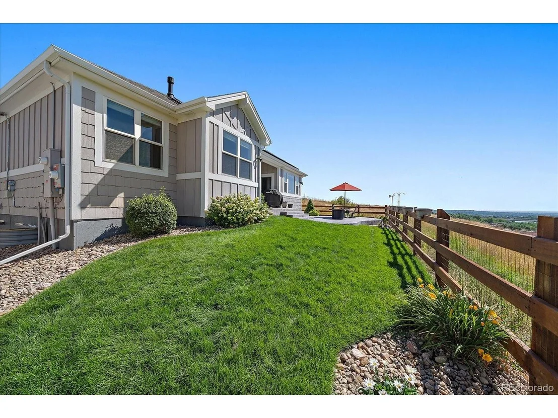 Photo of 8412 Quaker Cir