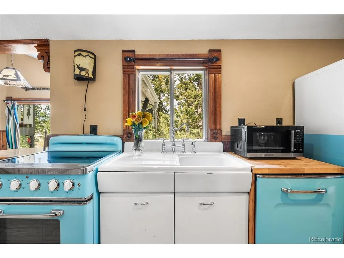 Photo of 82 Iris Dr