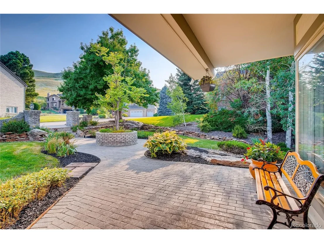 Photo of 15569 W Maple Dr