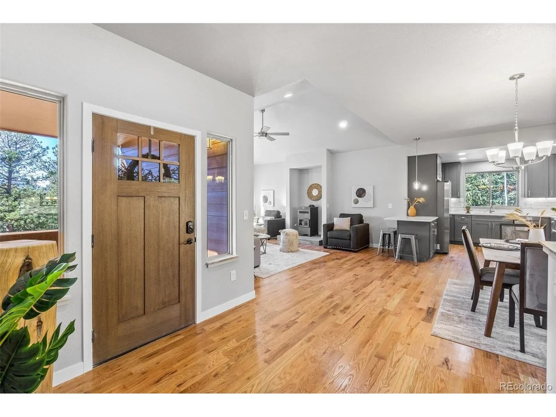 Photo of 544 Aspen Ln
