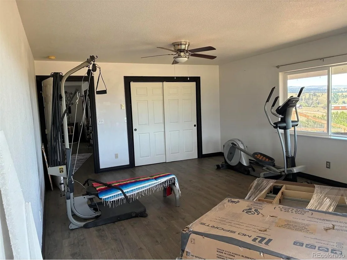 Photo of 136 Arapahoe Cir