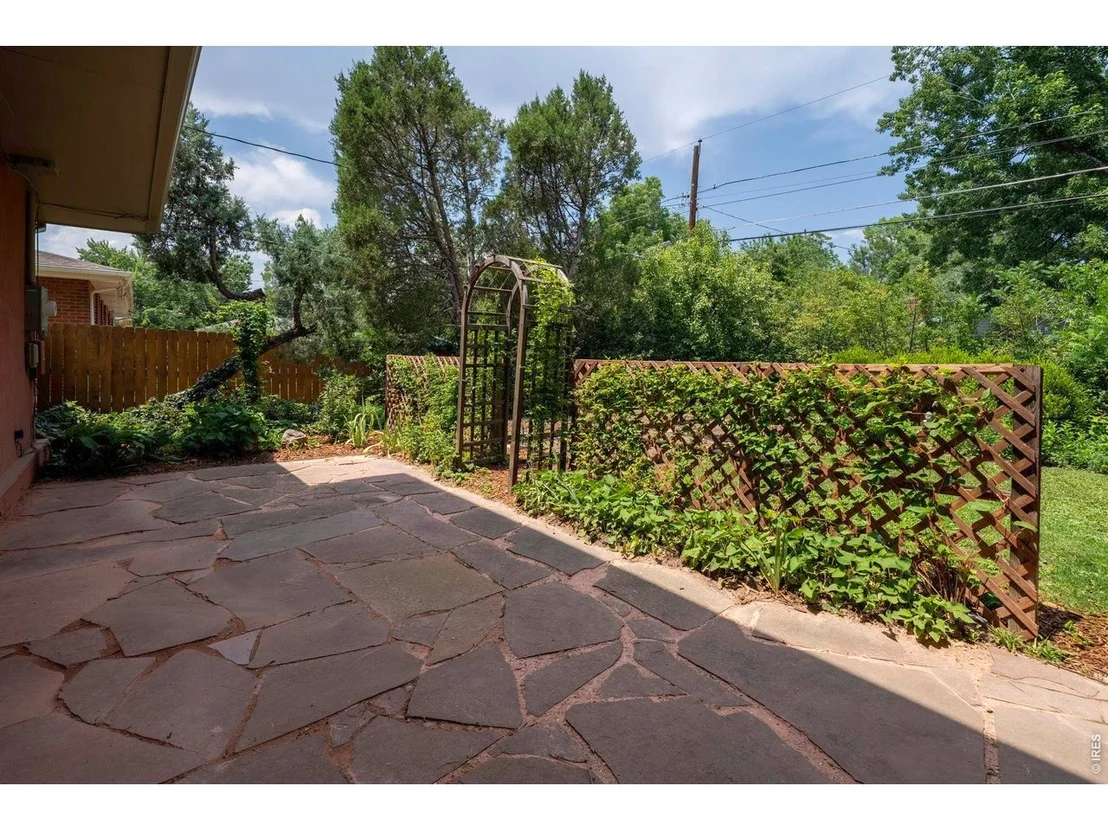 Photo of 3565 Martin Dr