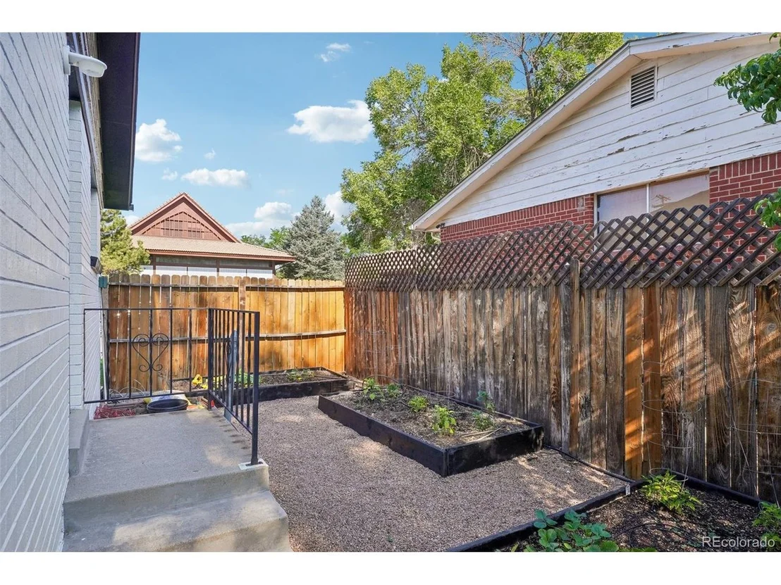 Photo of 6000 Wolff St