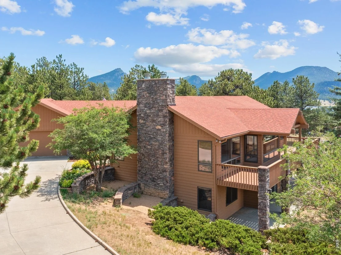 Photo of 650 Summit Dr