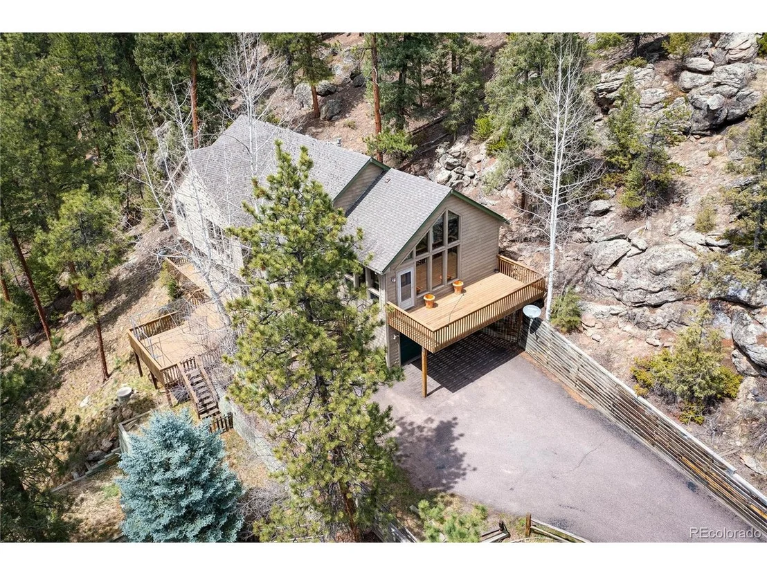 Photo of 6935 Sprucedale Park Way