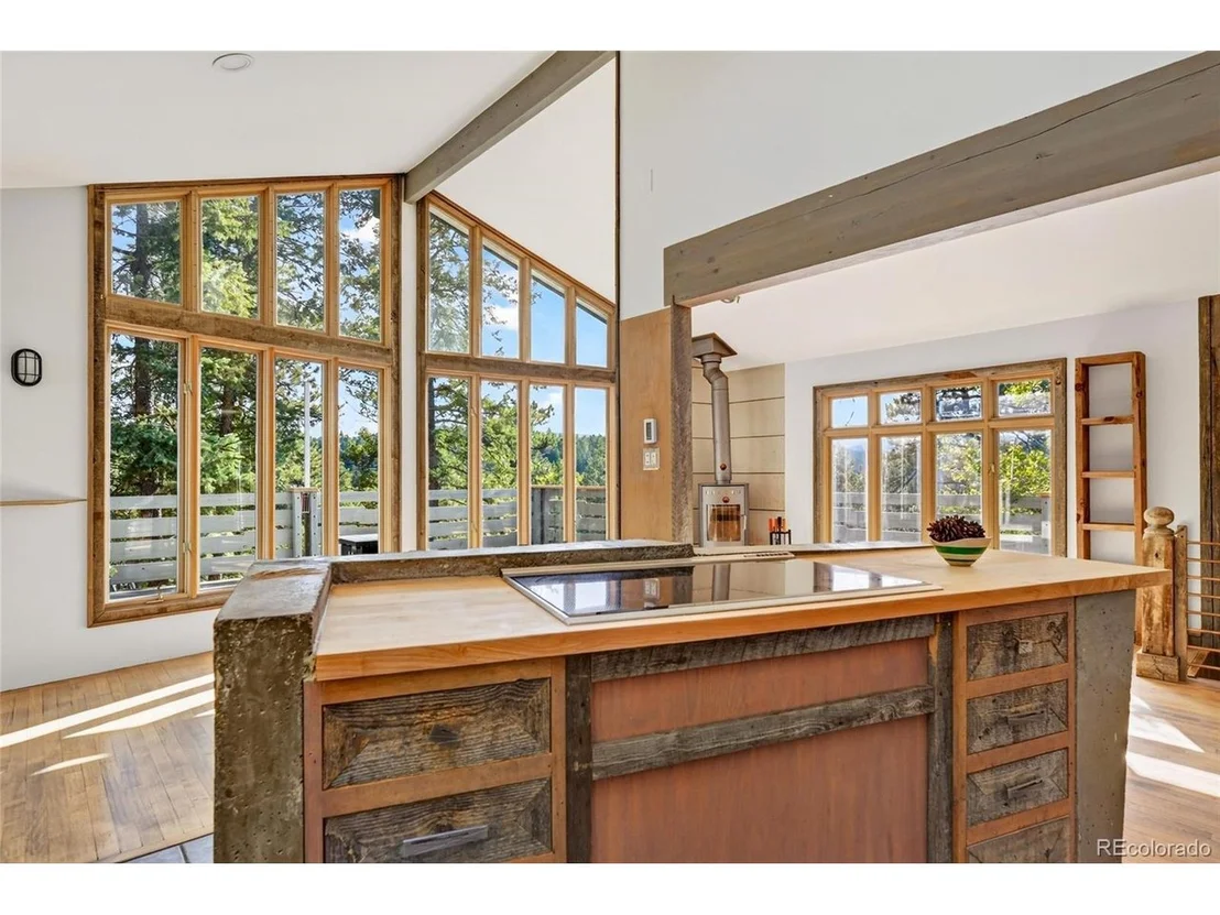Photo of 4620 Hilltop Rd