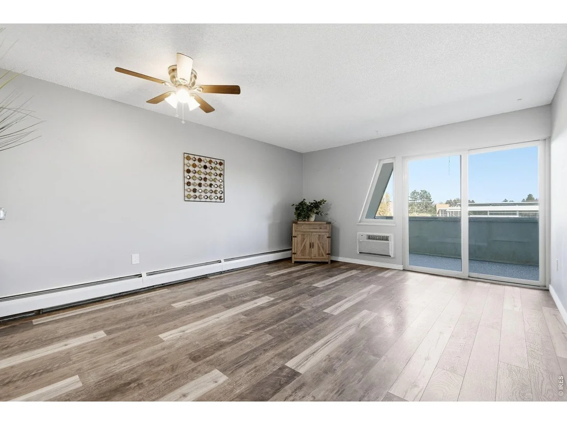 Photo of Unit 307 at 3150 Iris Ave