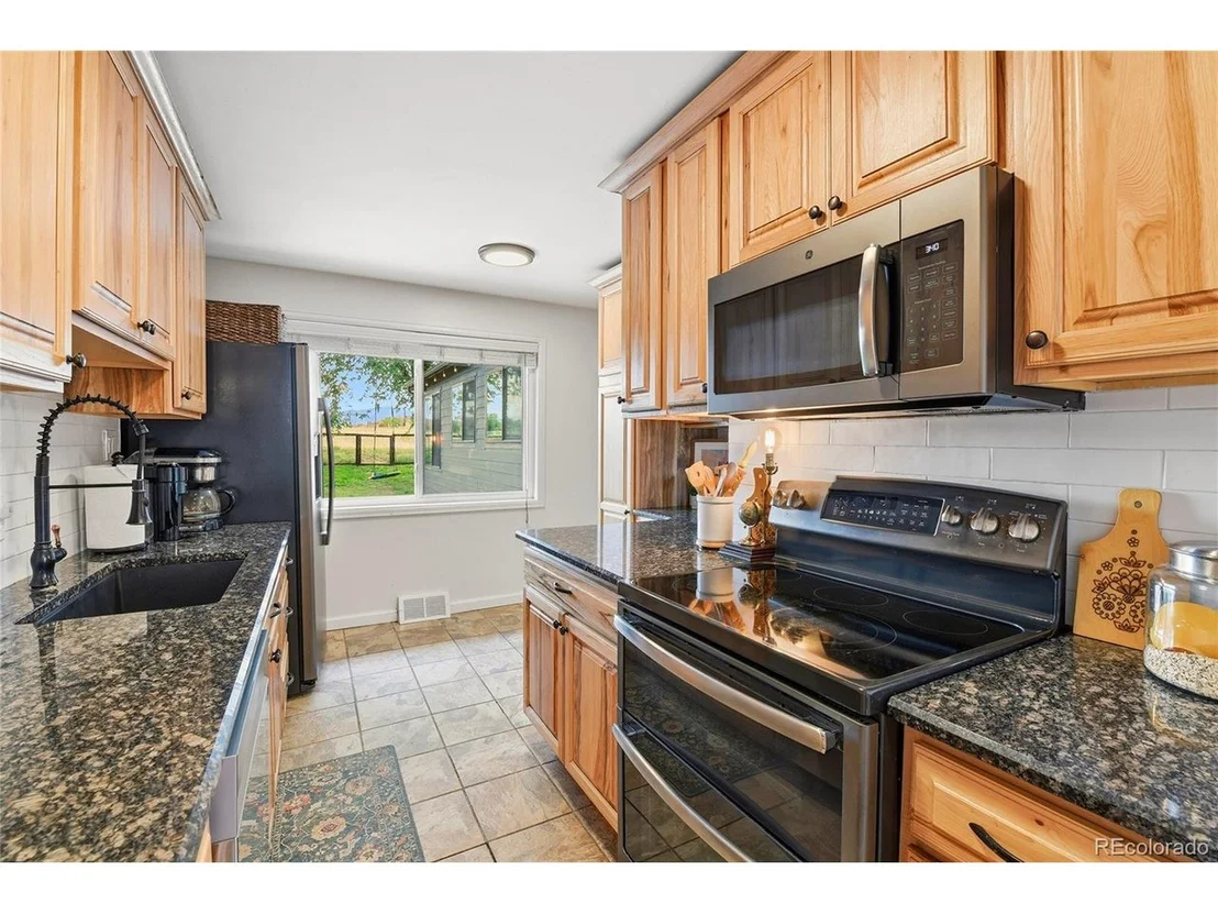Photo of 5387 Lynn Dr
