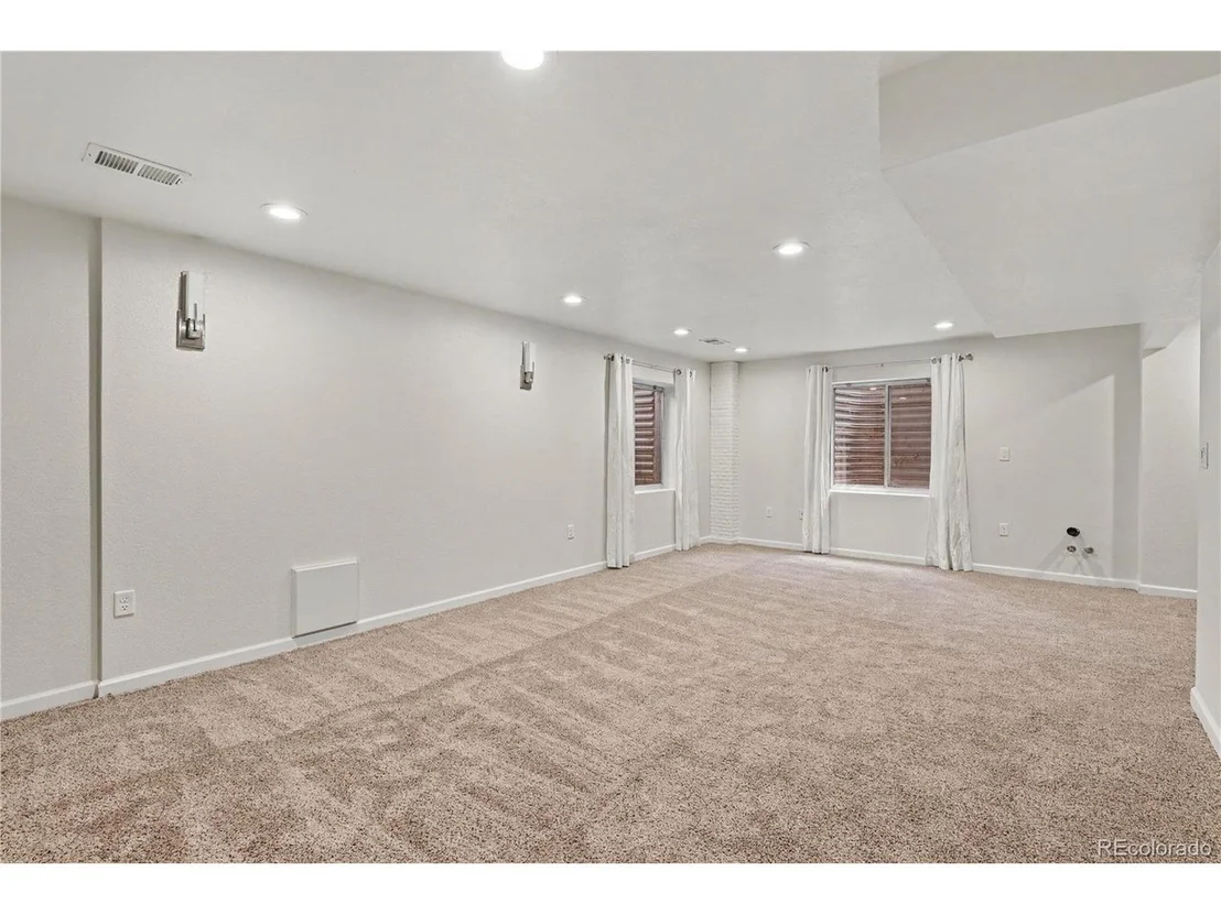Photo of 1028 Delta Dr