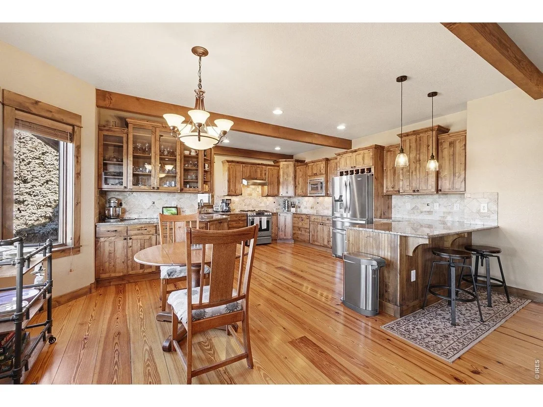Photo of 39111 Hilltop Cir