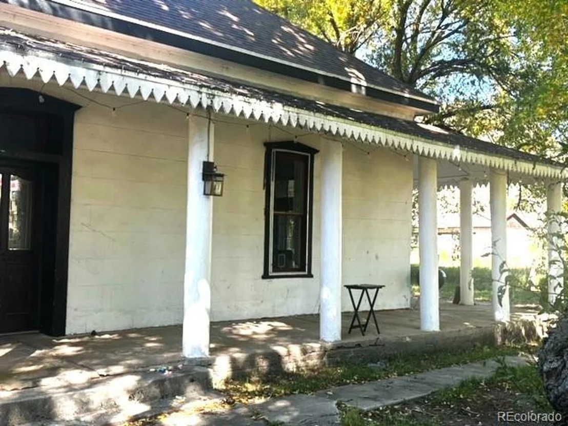 Photo of 331 Main St