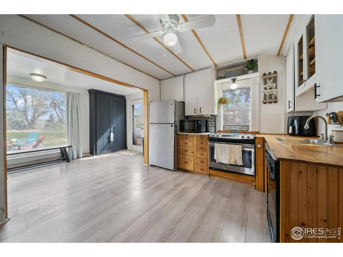 Photo of 213 W 3rd Ave